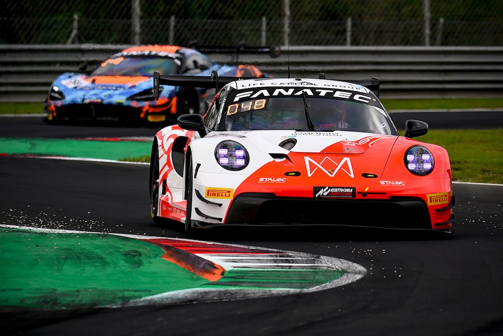 Bastian Buus sendt ud af kampen på Monza
(Foto: SRO Motorsports Group)